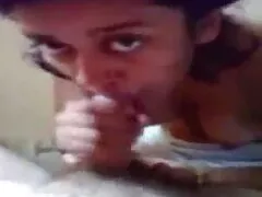 دختری با پوست تیره از blowjob استفاده می عکسهای متحرک حشری کند