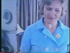 بعد از رقصیدن و هیجان ، ورزش ها شروع به نوازش ترک های او کردند عکس سکسی گشاد