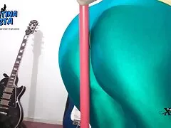 Bitch با دیلدو خود ارگاسم می کند عکس سکس باکون